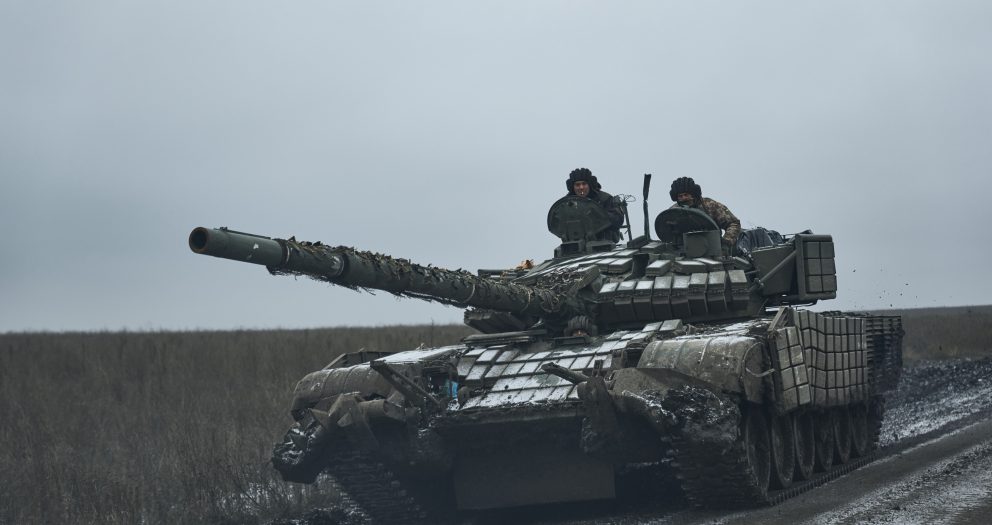Russia Loses 400 Tanks, Struggles to Gain Ground in Ukraine: UK