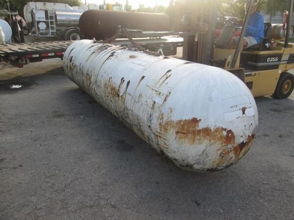 Scrapped 1000 Gallon Propane Tank - Image 4