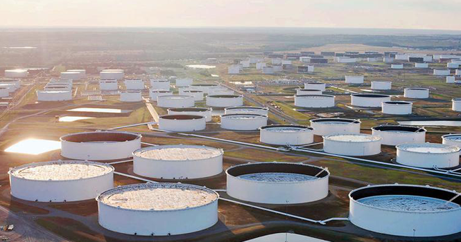 ‎US oil inventories spike against forecasts